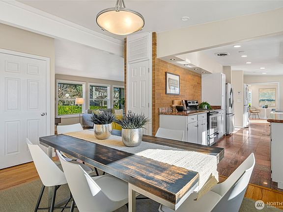 5th image of 2415 W McGraw Street