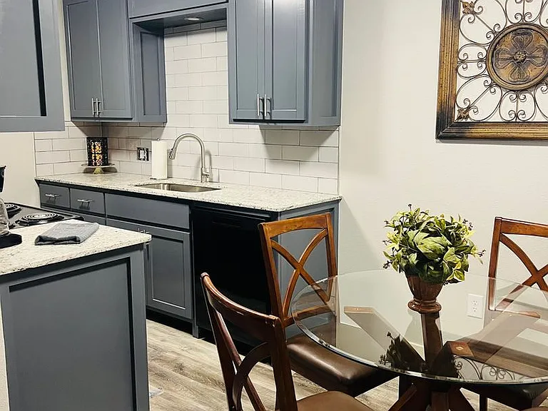Willow Wood Apartments — Photo 2