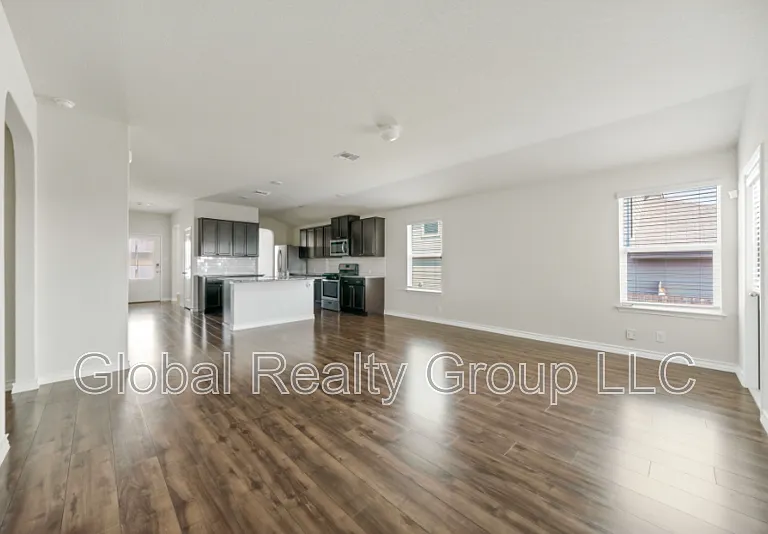 213 Gravel Gray — Photo 4