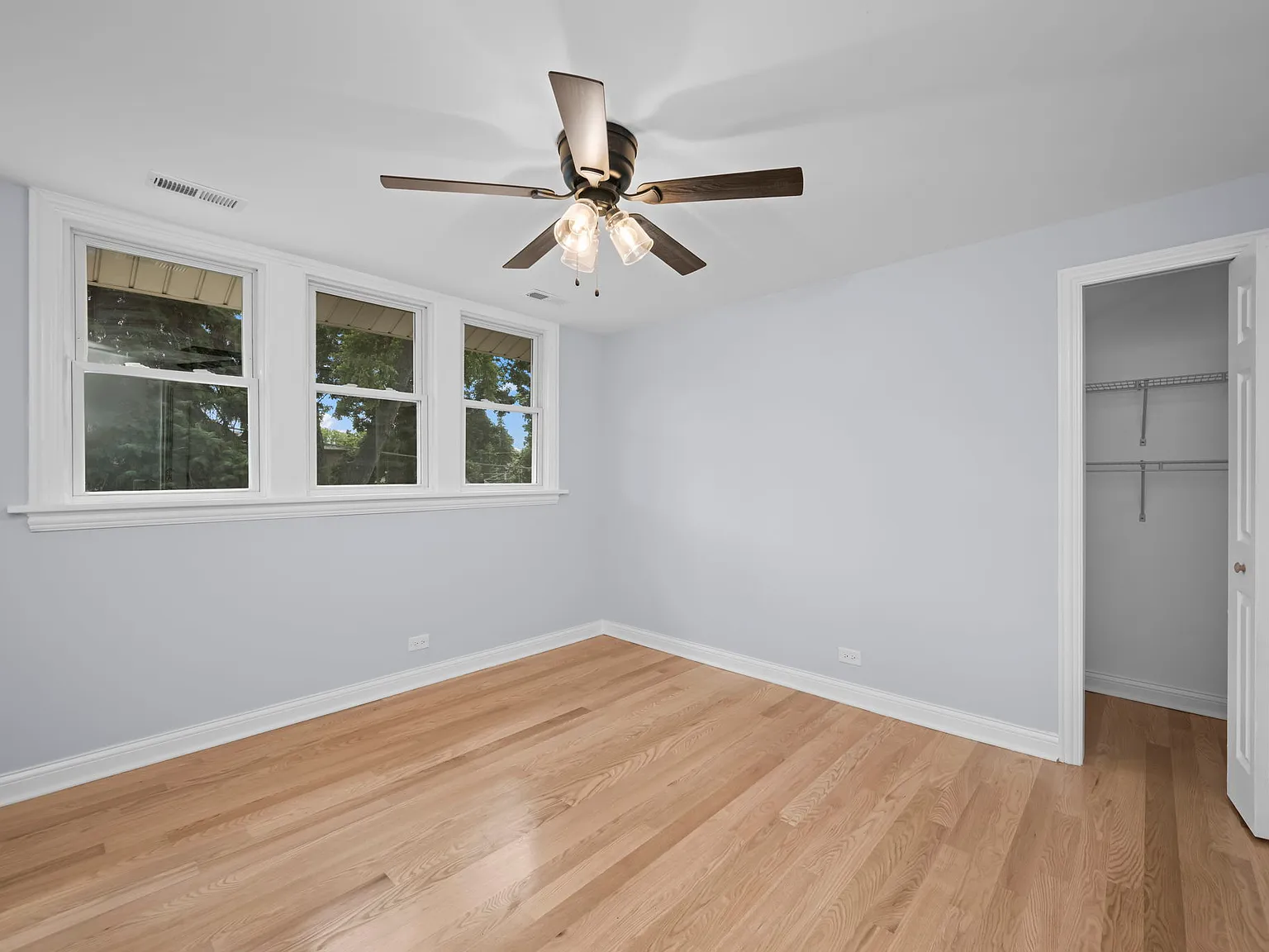 3 bed, $2,400 — Photo 4