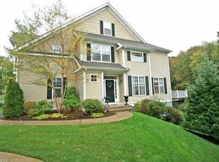 38 Goodwin Cir, Hartford, CT 06105