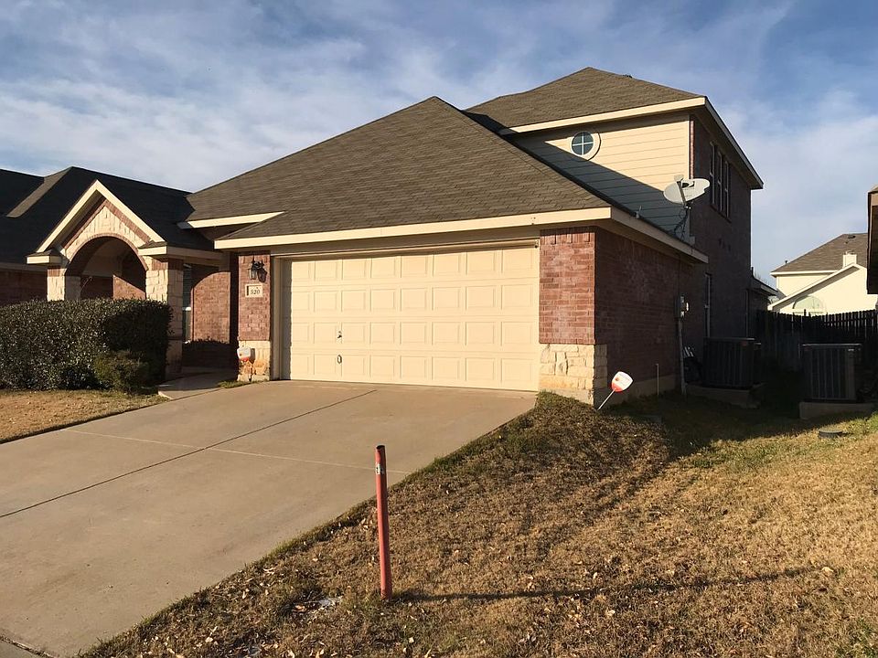 1st image of 520 Crescent Creek Ln