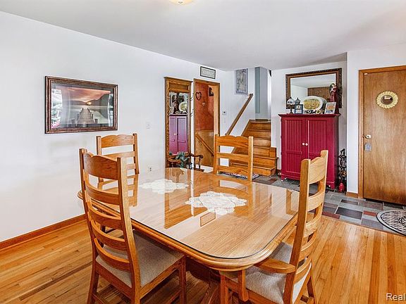 3rd image of 9059 Headley Dr