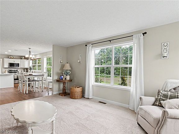4th image of 1418 Johns Rd