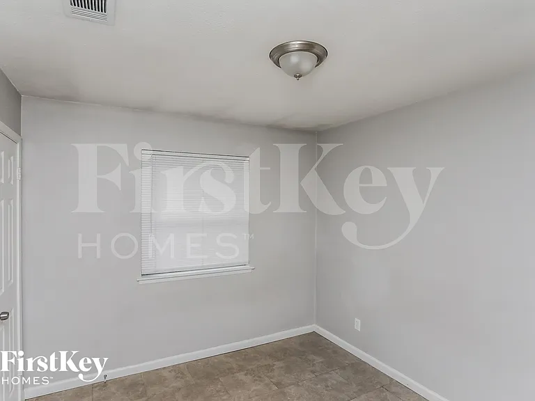 6115 Flagstaff Dr — Photo 13