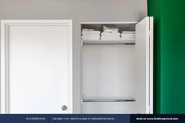 Rented by The Blueground | media 102