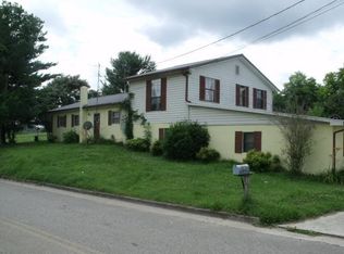 2073 Chestnut St, Sweetwater, TN 37874