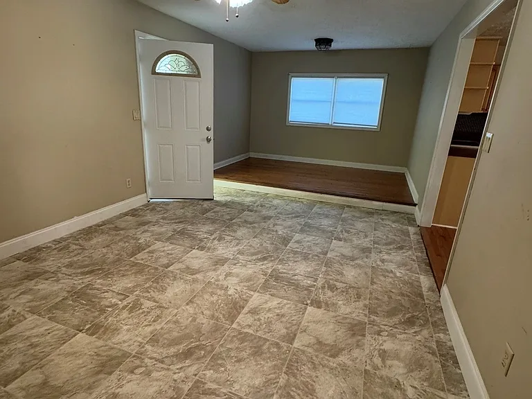 322 Norfolk Cir — Photo 9