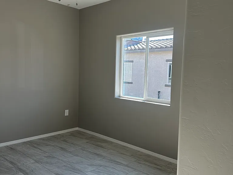 1133 N 14th Ave #2 — Photo 5