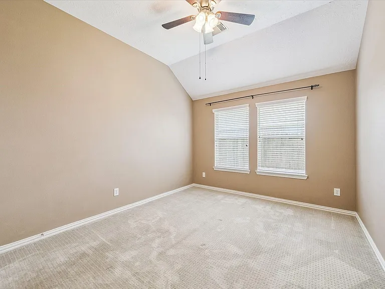 2821 Chinaberry Park Ln — Photo 12