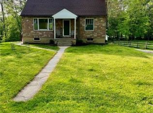 3858 N Dogwood Rd, Walnutport, PA 18088