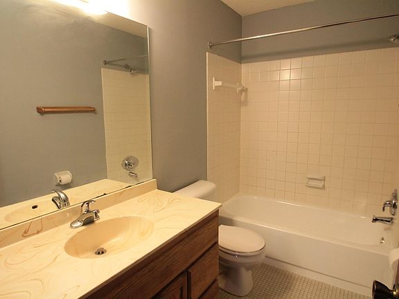 5th image of 3155 Coachman Rd APT 308