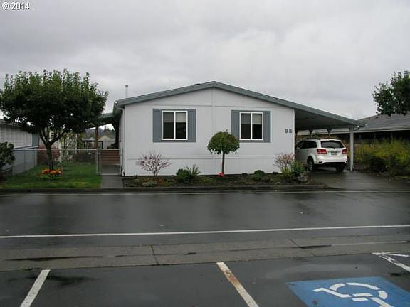 2nd image of 92 Blue Heron Dr