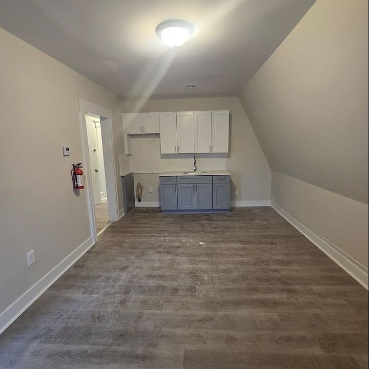 1st image of 10 Baldwin Ave #3L