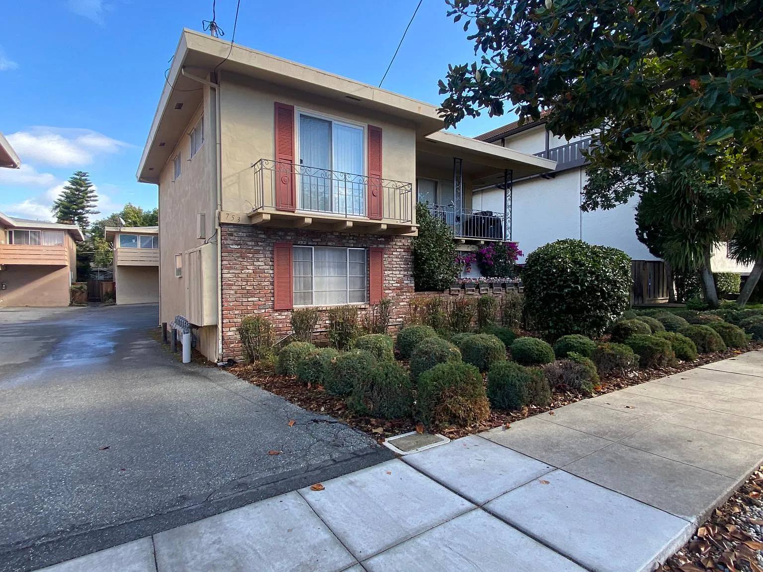1 bed, 700 sqft, $2,300 — Photo 3