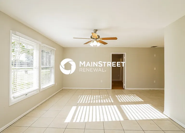 3031 Dillman Dr — Photo 10