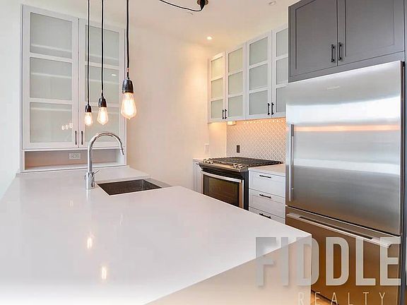5th image of 10 Montieth St APT 636