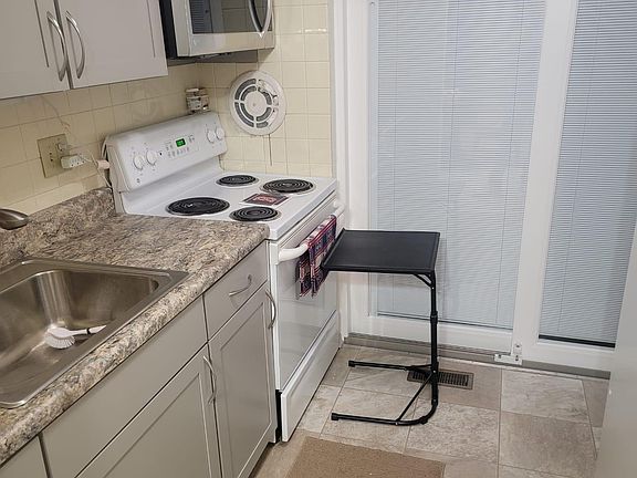 4th image of 7840 Sunray Ln