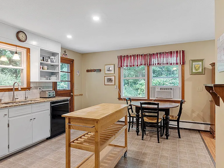 590 Ashby State Rd — Photo 7