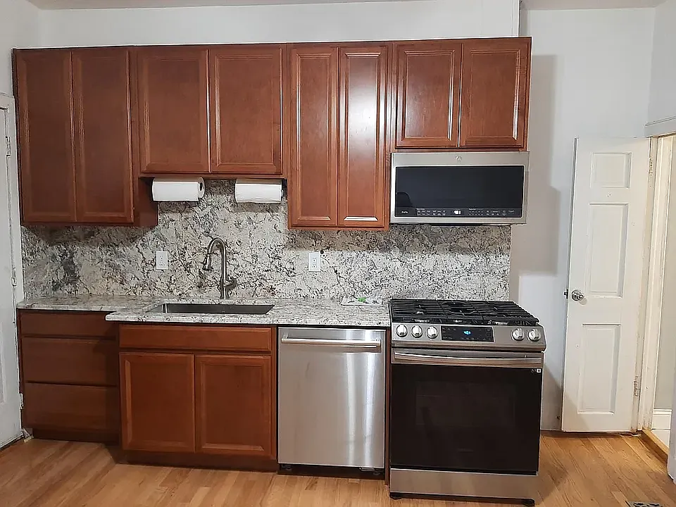 3 bed, 1200 sqft, $4,500 — Photo 2