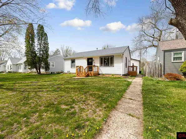 420 W 11th St, Mankato, MN 56001