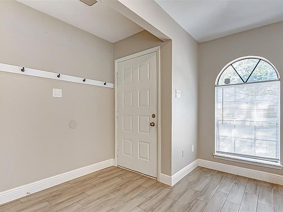 2nd image of 5423 Fawn Trail Ln