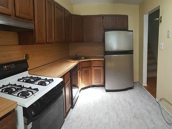 4th image of 6935 Little Neck Pkwy #1