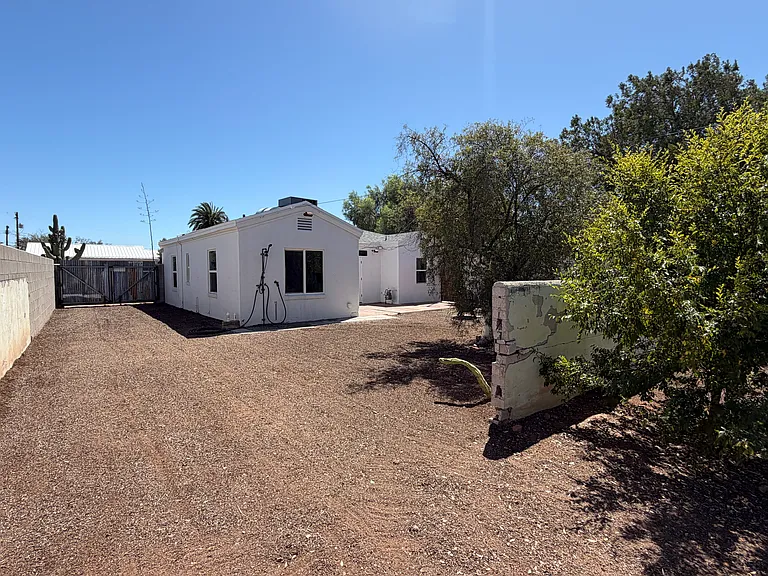 3981 E Desmond Ln — Photo 9