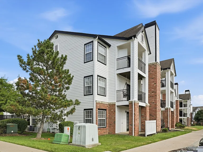 Villa Estates at Lenexa — Photo 41