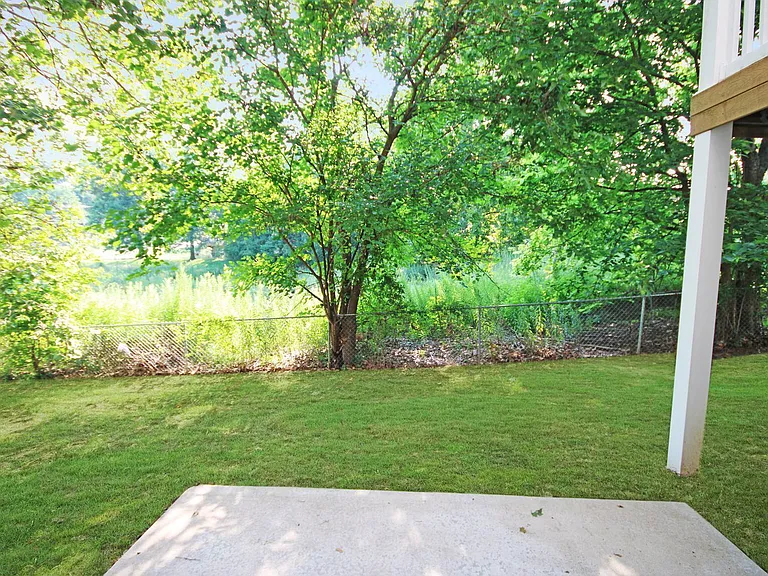 404 Willott Square Dr — Photo 23