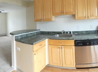 105 Lake Erie St #B, Middletown, RI 02842