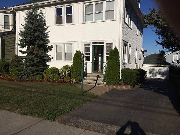 1st image of 48 Park Ln