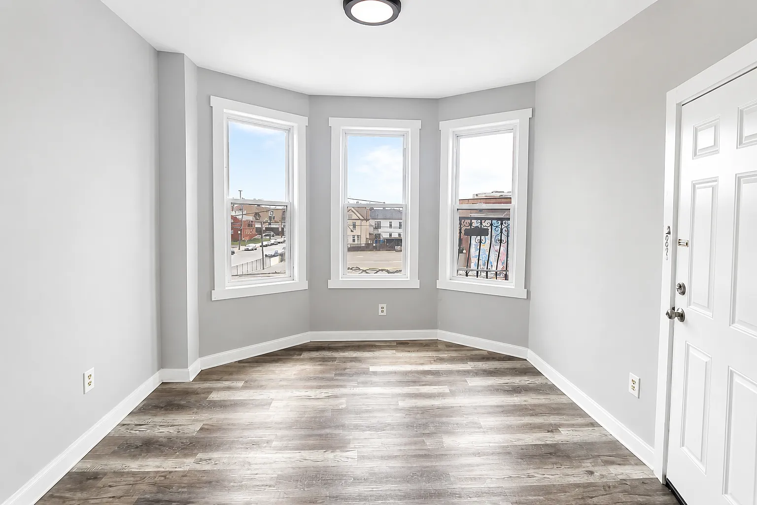 3 bed, $2,420 — Photo 4
