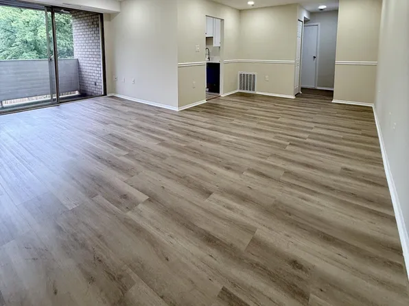 5608 Bloomfield Dr APT 201, Alexandria, VA 22312