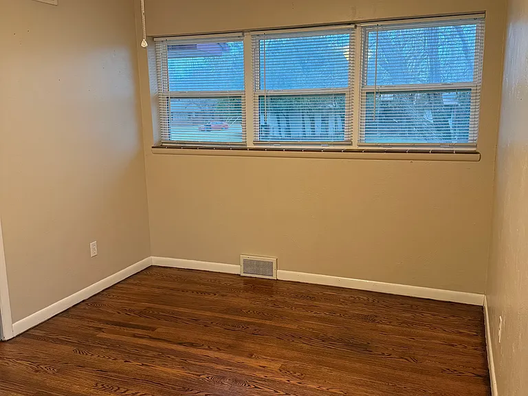 9641 Village Dr — Photo 19