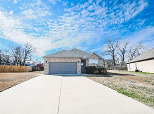 152 Harmony Dr, Tuscumbia, AL 35674