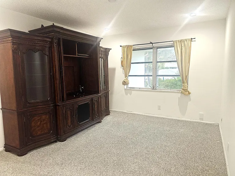 2600 SW 22nd Ave #908 — Photo 8
