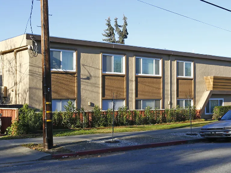 350 - 2905 Old Almaden Rd — Photo 1