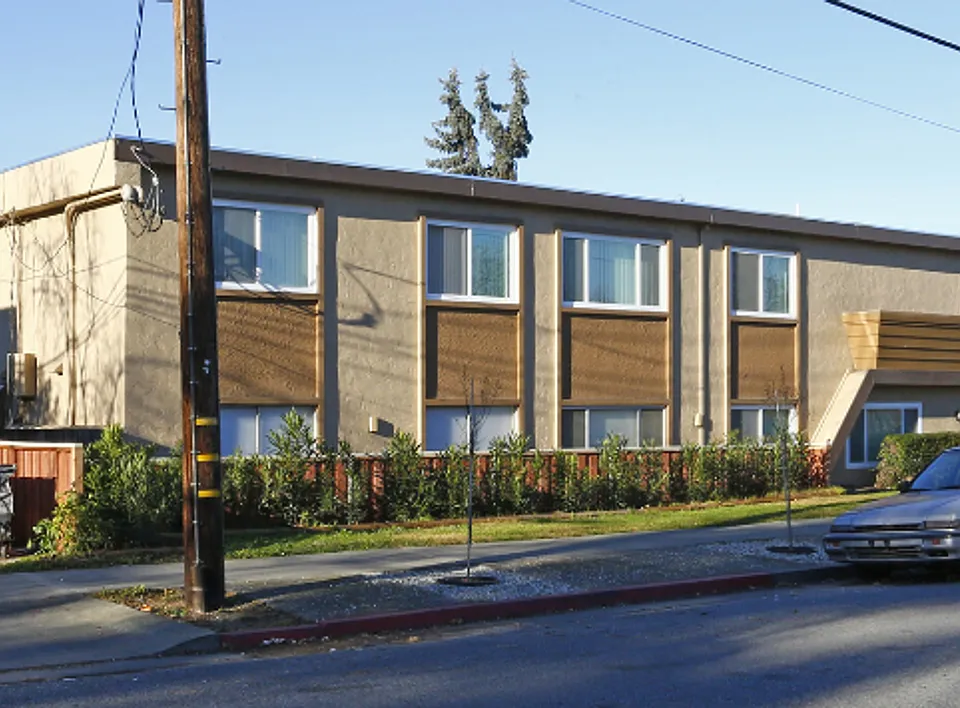350 - 2905 Old Almaden Rd