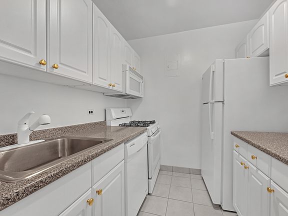 4th image of 345 E 80th St APT 7D