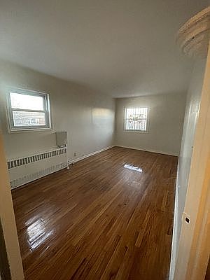 5th image of 197-26 Hillside Ave #3