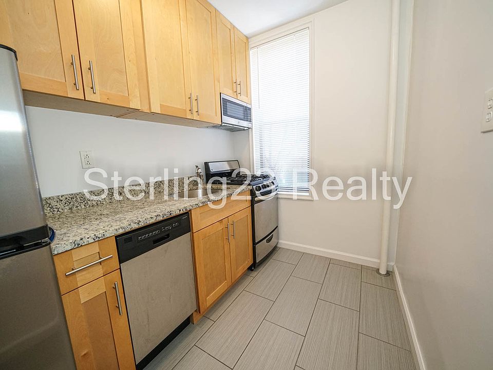 1st image of 2565 32nd St APT 12