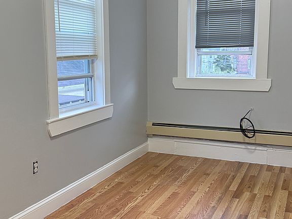 5th image of 25 Lincoln St APT 3