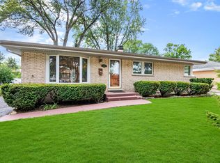 623 W Beach Dr, Addison, IL 60101