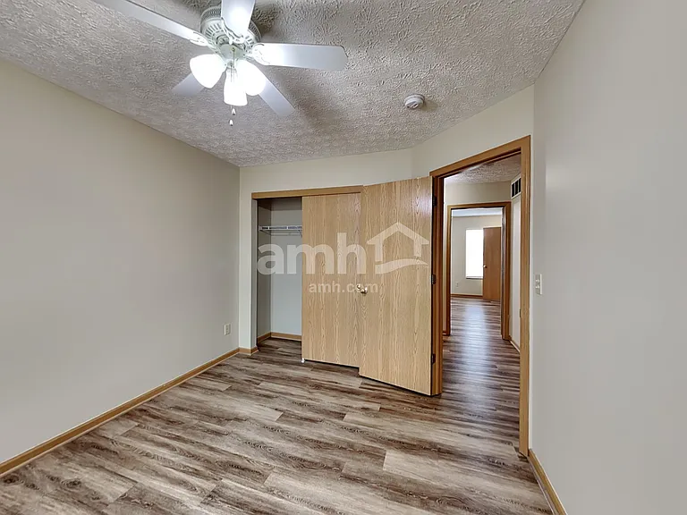 6870 Laburnum Dr — Photo 20