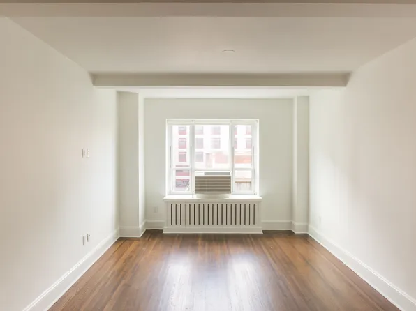 501 West 113th Street 0302 image 3 of 7