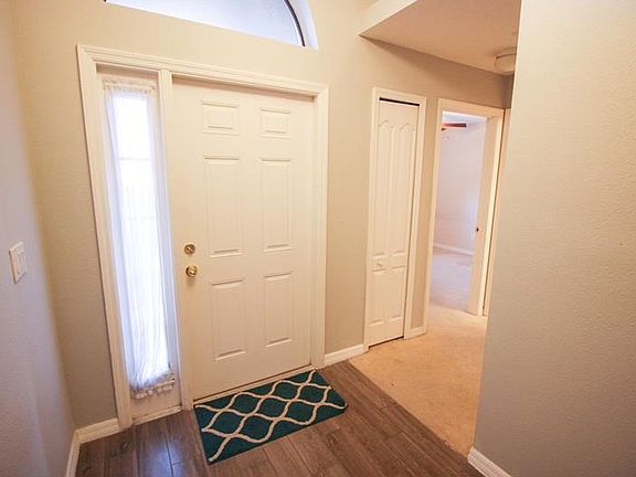 4th image of 341 Oaklanding Dr