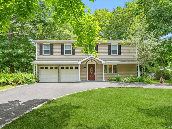 31 Artist Lake Boulevard, Middle Island, NY 11953