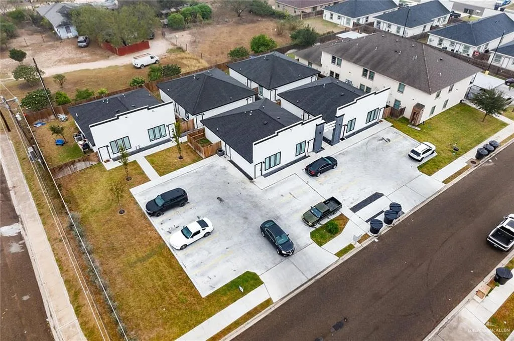 Building Photo - 1429 W Harrison Ave #8