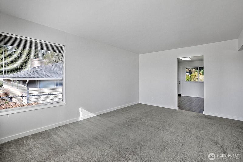 5th image of 5615 Beverly Ln